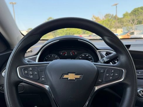 Used 2025 Chevrolet Malibu LT FWD image 11