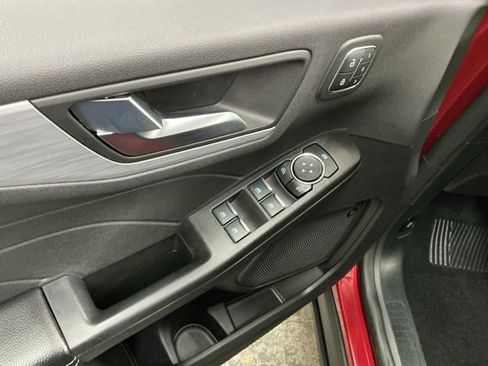 Used 2023 Ford Escape Platinum w/ Premium Technology Package image 16