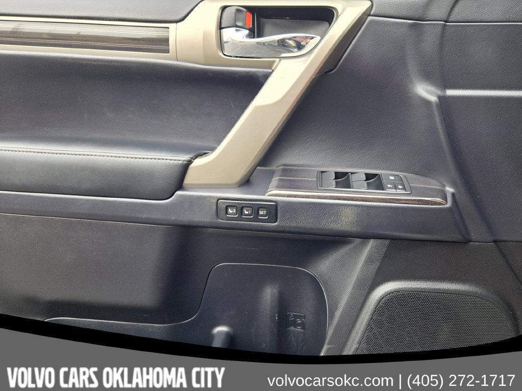 Used 2020 Lexus GX 460 Luxury w/ Luxury Sport Package AWD/4WD image 17