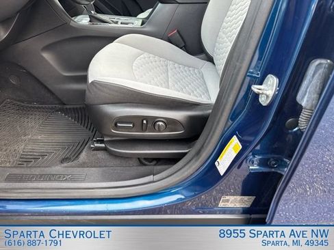 Used 2020 Chevrolet Equinox LT w/ Driver Convenience Package AWD/4WD image 13