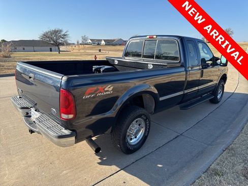 Used 2004 Ford F250 XL image 3