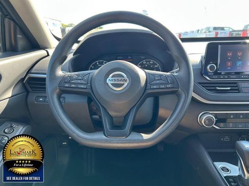 Used 2024 Nissan Altima 2.5 S image 16