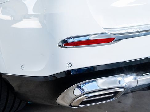 Used 2024 Mercedes-Benz Maybach GLS 600 4MATIC image 26