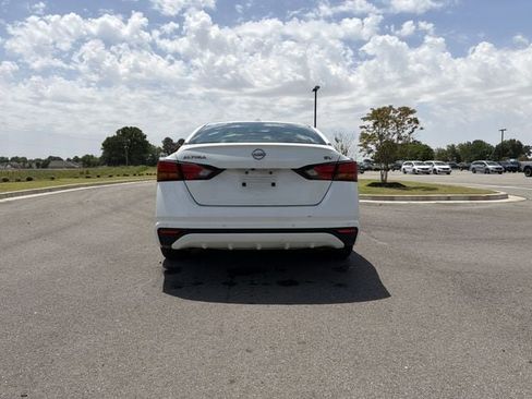Used 2023 Nissan Altima 2.5 SV FWD image 6