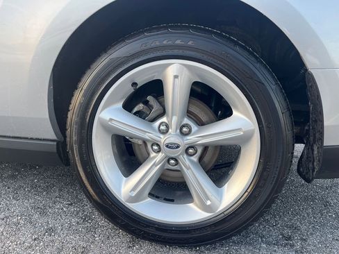 Used 2010 Ford Mustang GT Premium image 22