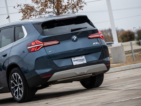 Certified 2025 BMW X3 xDrive30i image 6