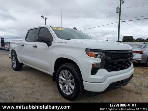 Used 2023 Chevrolet Silverado 1500 Custom image 1