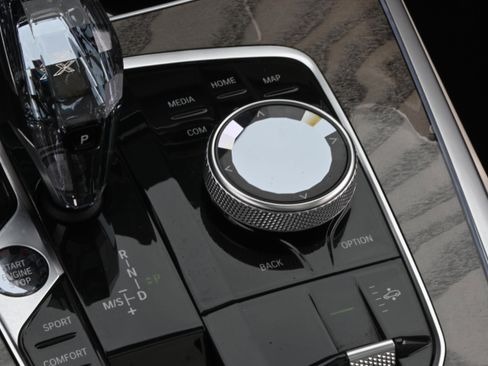 Used 2019 BMW X7 xDrive50i w/ M Sport Package image 20