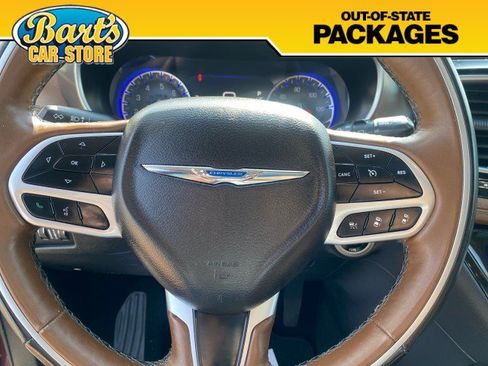 Used 2018 Chrysler Pacifica Limited w/ Advanced Safetytec Group FWD image 32