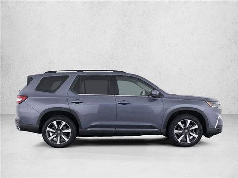 Used 2024 Honda Pilot Touring image 8