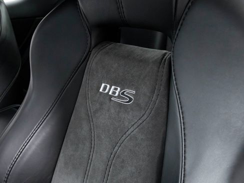 Used 2009 Aston Martin DBS Coupe image 15