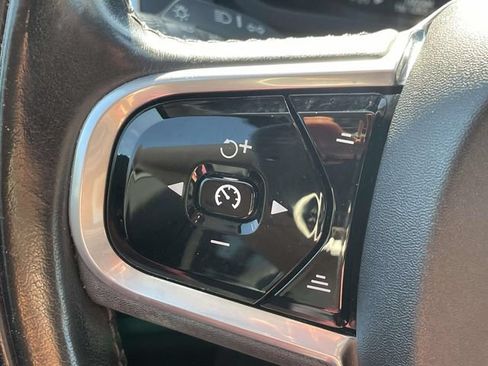 Used 2018 Volvo XC90 T6 Momentum w/ Convenience Package AWD/4WD image 22