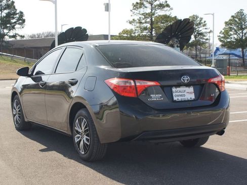 Used 2017 Toyota Corolla LE image 13