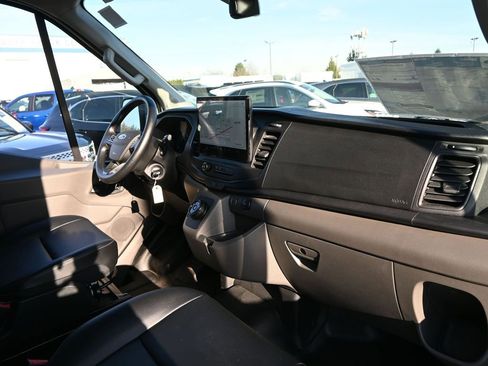 New 2023 Ford E-Transit 148 High Roof Extended image 21