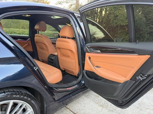 Used 2019 BMW 530i xDrive 530i xDrive w/ Convenience Package image 25