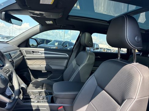 Used 2023 Volkswagen Atlas Cross Sport SEL AWD/4WD image 27