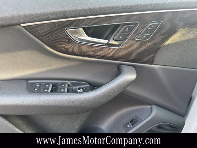Used 2021 Audi Q7 3.0T Premium Plus w/ Premium Plus Package AWD/4WD image 14