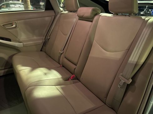 Used 2014 Toyota Prius Four image 11