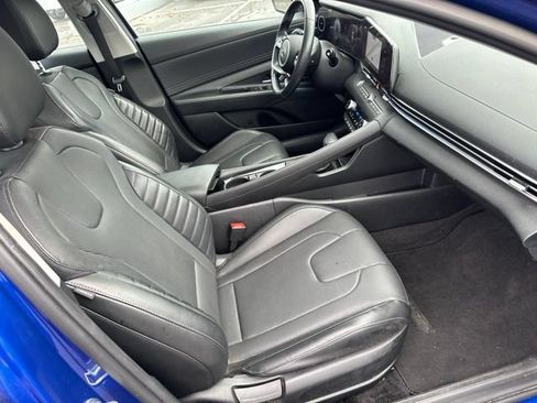 Used 2023 Hyundai Elantra Limited FWD image 10