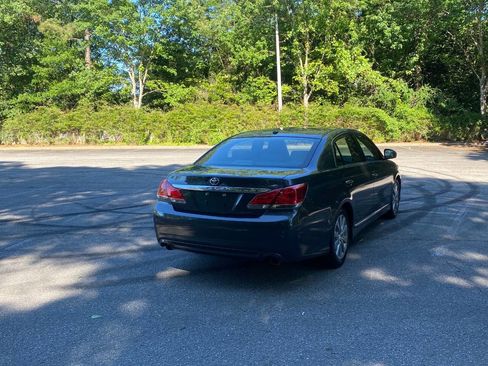 Used 2012 Toyota Avalon Limited FWD image 5