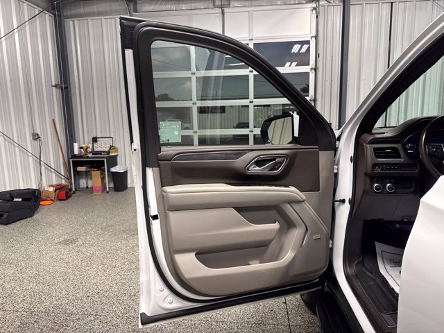 Used 2022 GMC Yukon XL SLT AWD/4WD image 7