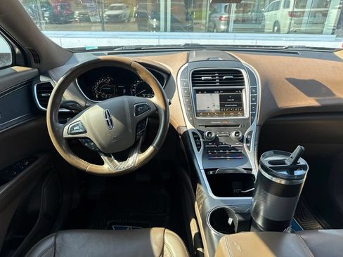 Used 2017 Lincoln MKX Reserve FWD image 9