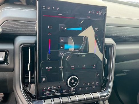New 2026 GMC Yukon XL AT4 Ultimate AWD/4WD image 11