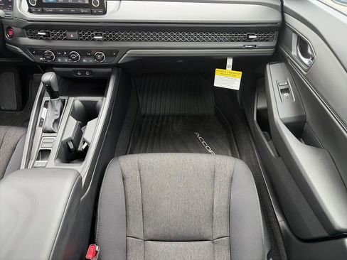 Used 2024 Honda Accord EX image 17