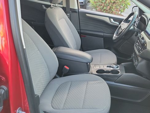 Used 2021 Ford Escape SE w/ SE Sport Appearance Package FWD image 20