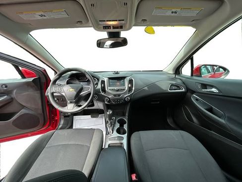 Used 2018 Chevrolet Cruze LT w/ Convenience Package FWD image 22