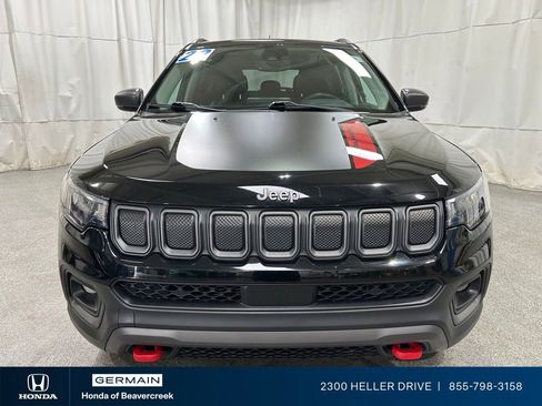 Used 2022 Jeep Compass Trailhawk w/ Sun and Sound Group AWD/4WD image 3