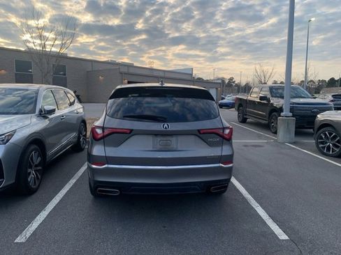 Used 2023 Acura MDX SH-AWD w/ Technology Package image 11