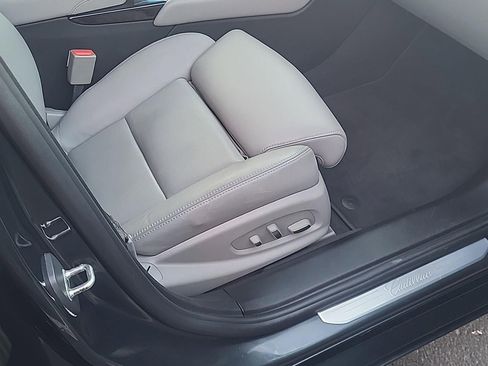 Used 2013 Cadillac XTS Luxury w/ Driver Awareness Package image 25