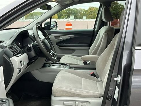 Used 2021 Honda Pilot EX image 10