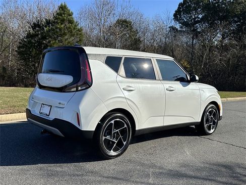 Used 2025 Kia Soul EX image 8