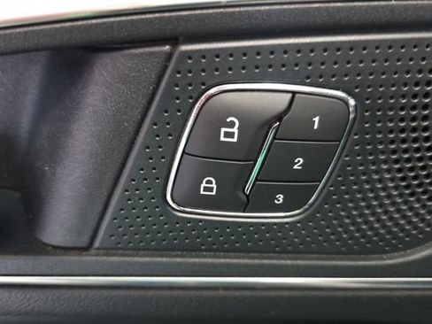 Used 2020 Ford Edge Titanium w/ Equipment Group 301A AWD/4WD image 17