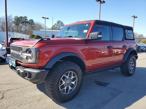 Used 2023 Ford Bronco Badlands AWD/4WD image 3