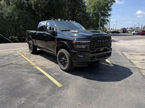 Used 2026 RAM 3500 Limited AWD/4WD image 3