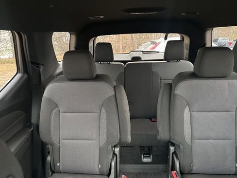 Used 2023 Chevrolet Traverse LT image 38