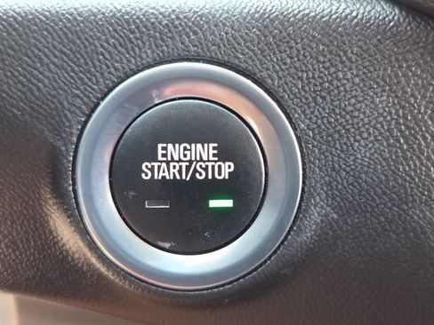 Used 2024 GMC Terrain SLE w/ Driver Convenience Package FWD image 30