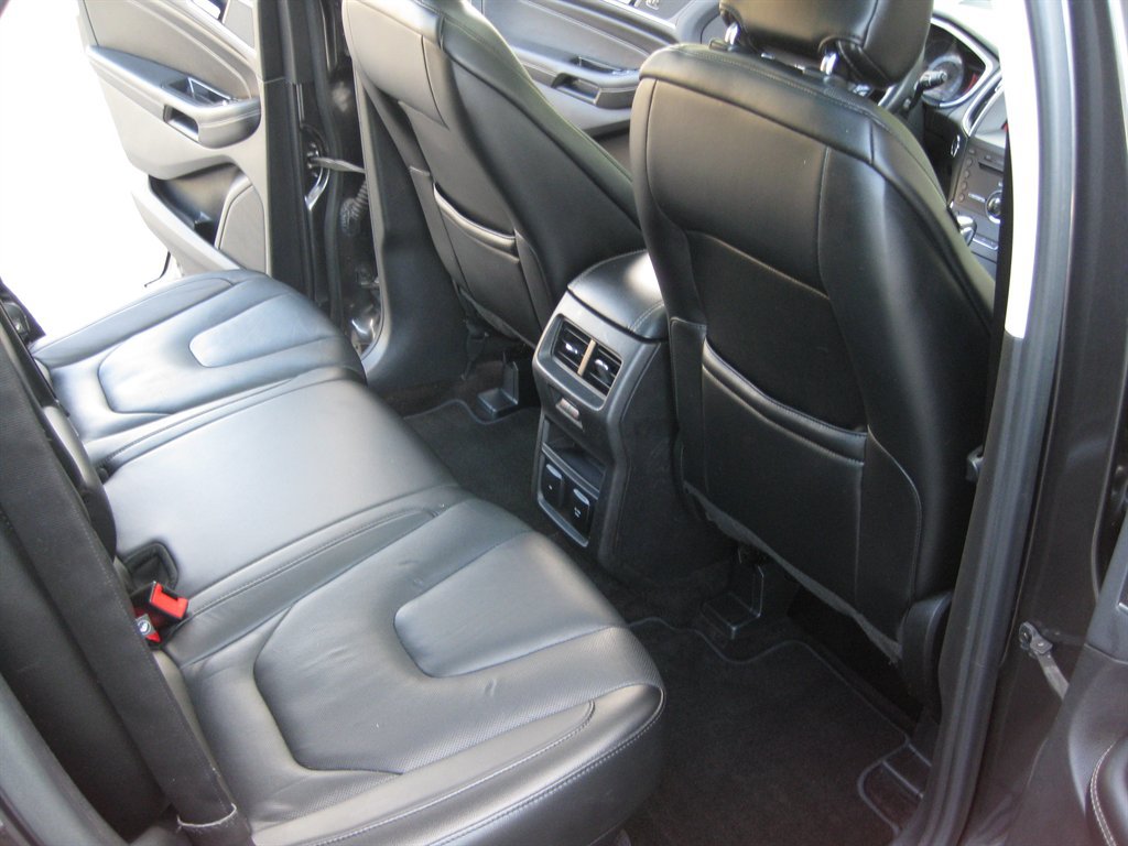 Used 2016 Ford Edge Titanium w/ Equipment Group 302A AWD/4WD image 33