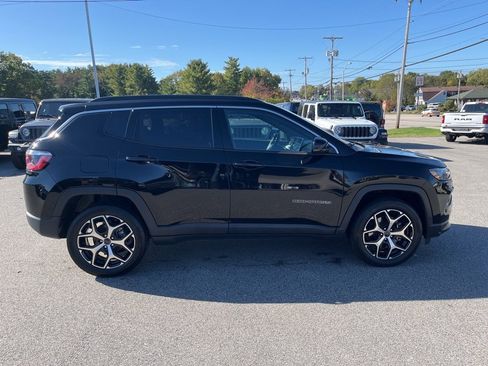 New 2025 Jeep Compass Limited image 8