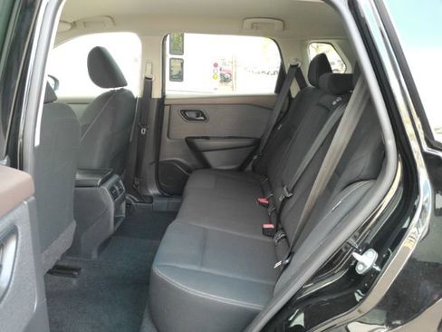 Used 2023 Nissan Rogue S FWD image 17