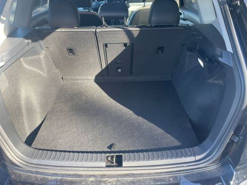 Used 2025 Volkswagen Taos SE image 27