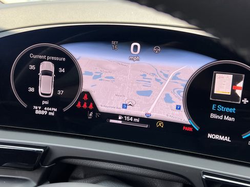 Certified 2025 Porsche Cayenne S image 22