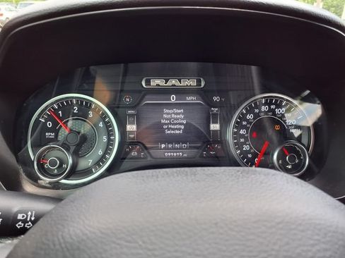 Used 2019 RAM 1500 Big Horn AWD/4WD image 17