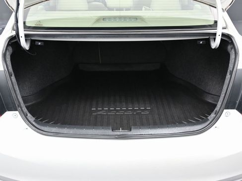 Used 2016 Honda Accord EX-L image 16