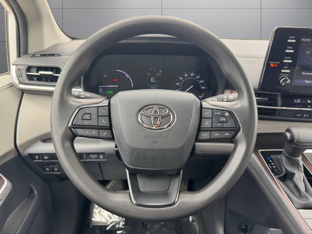 Used 2023 Toyota Sienna LE AWD/4WD image 13