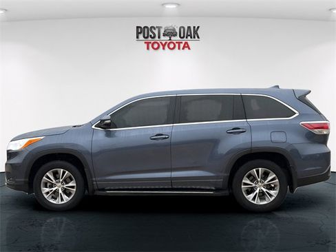 Used 2014 Toyota Highlander Plus image 4