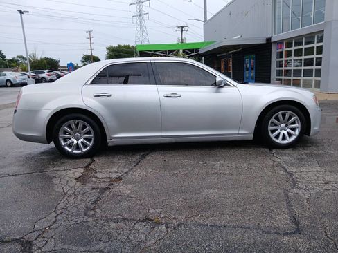Used 2012 Chrysler 300 Limited image 5